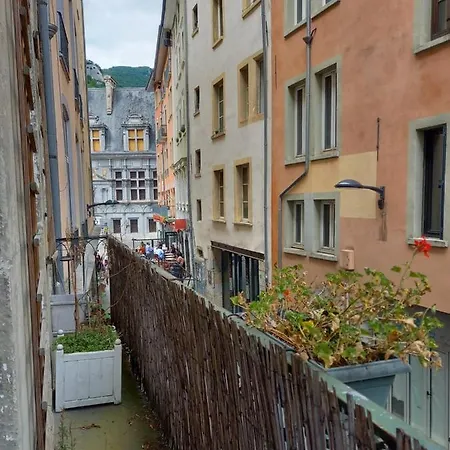 Homestay Chez L'habitant, For Rent At Host's Grenoble